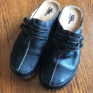 Women’s Spring Step Happy Black Clogs Size 41